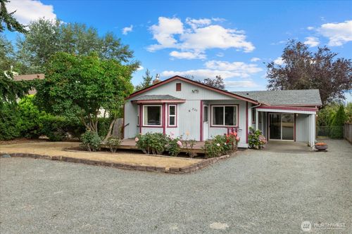 825 Livingston Bay Shore Dr, Camano Island, WA, 98282-8853 | Card Image