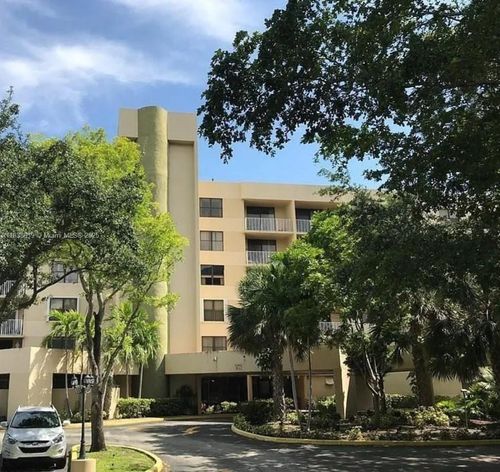 apt-405-901 Hillcrest Dr, Hollywood, FL, 33021-7859 | Card Image