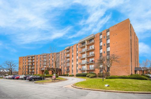 apt-505-900 W Sunset Dr, Glenwood, IL, 60425-1157 | Card Image