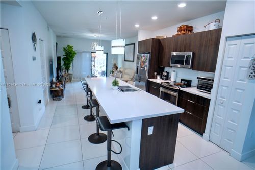 7805 Nw 104th Ave, Doral, FL, 33178-4444 | Card Image