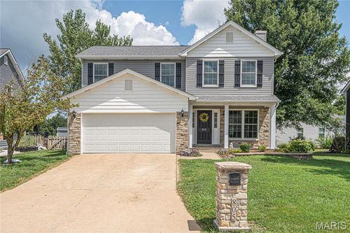 805 Crescent Ridge Dr, Valley Park, MO, 63088-1164 | Card Image