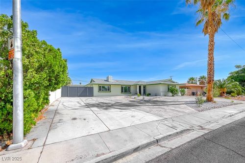 2186 Siesta Ave, Las Vegas, NV, 89169-3224 | Card Image