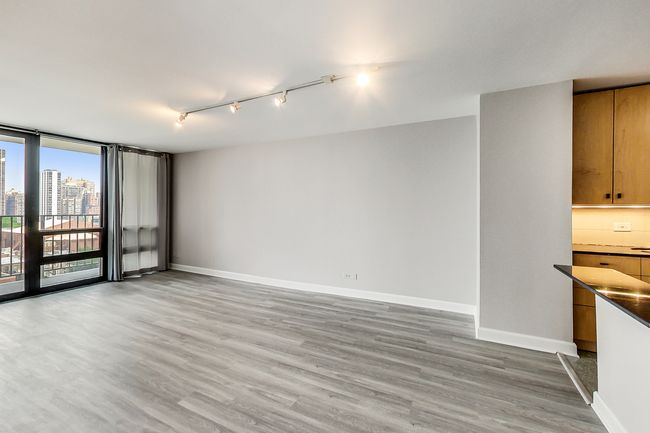 APT-1205 - 1636 N Wells St, Home with 1 bedrooms, 1 bathrooms and null parking in Chicago IL | Image 5