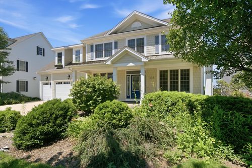 125 Goldenrod Dr, Sugar Grove, IL, 60554-9229 | Card Image