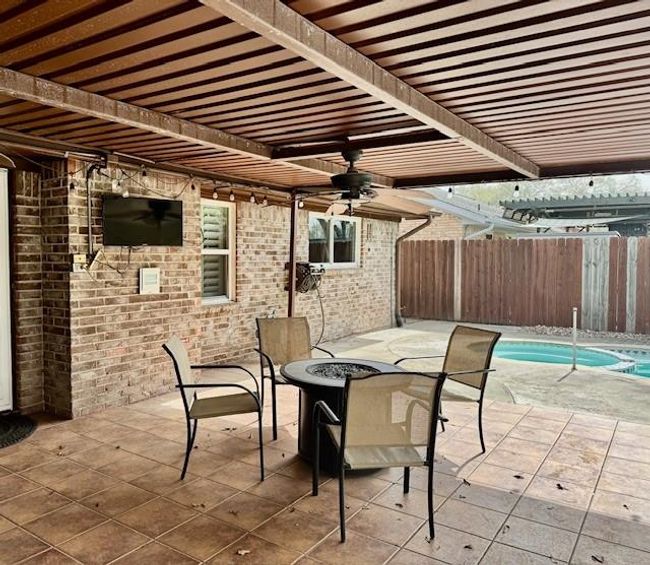 Covered patio | Image 27