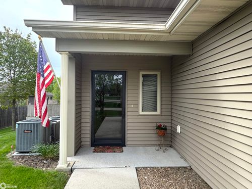 9-1201 Country Club Dr, Creston, IA, 50801-1033 | Card Image