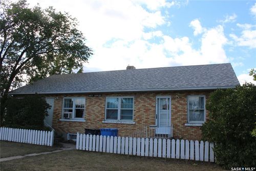 1501 3rd St, Estevan, SK, S4A0S5 | Card Image