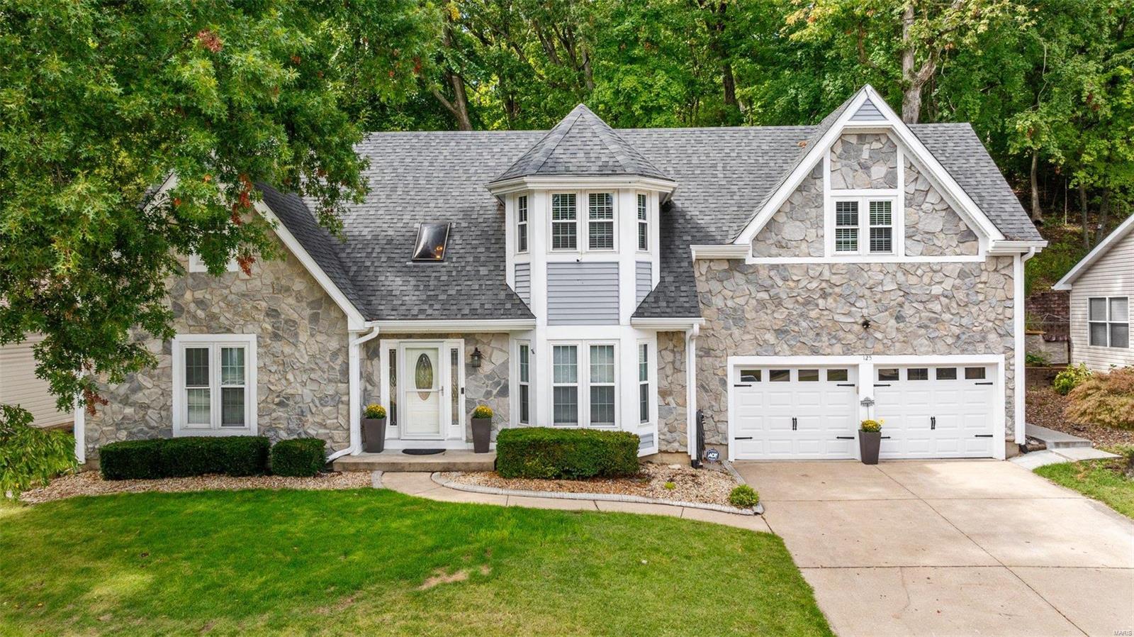 Dauphine Dr, Lake Saint Louis, MO 63367