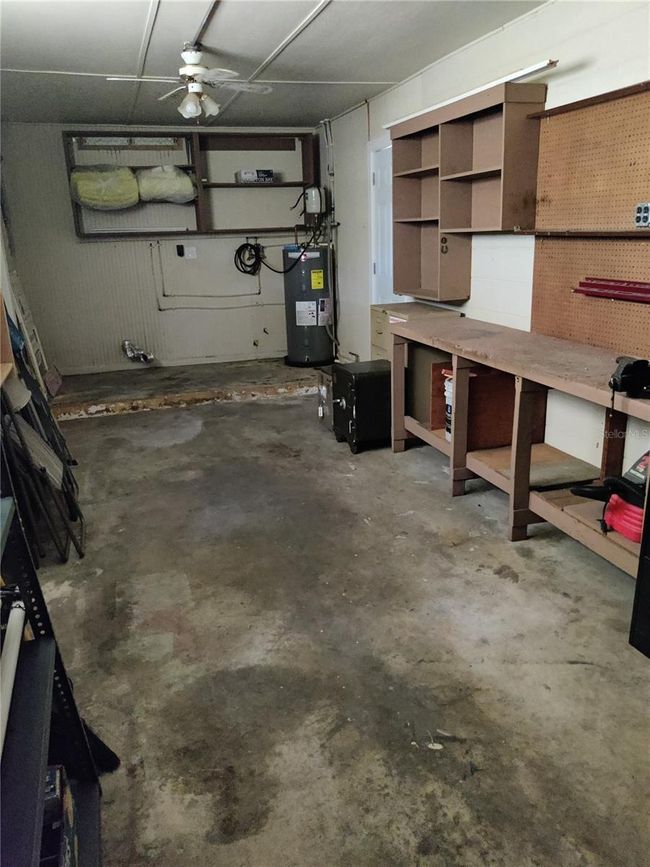 1 Car Garage with Workbench and Washer/Dryer Hook Up | Image 20