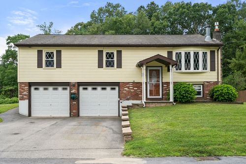 35 Nancy Dr, Webster, MA, 01570-2152 | Card Image