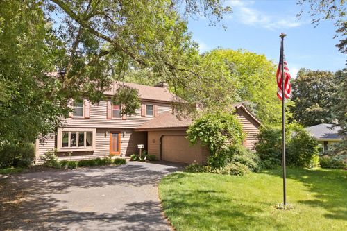 67586 Evergreen Blvd, Cedarburg, WI, 53012-1871 | Card Image