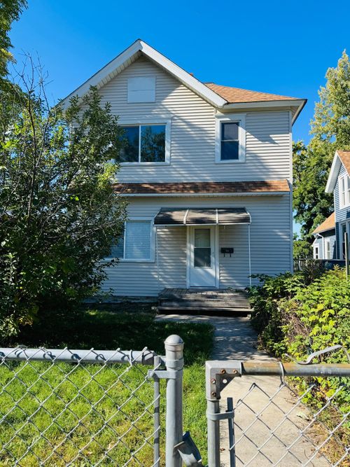 895 Clark St, Saint Paul, MN, 55130-4031 | Card Image
