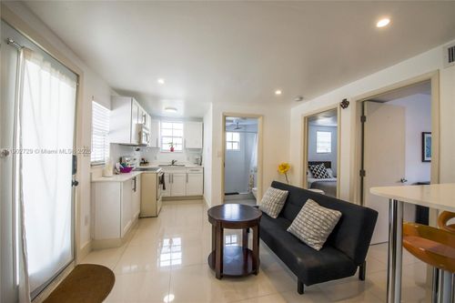 2-227 Nw 34th St, Miami, FL, 33127-3424 | Card Image