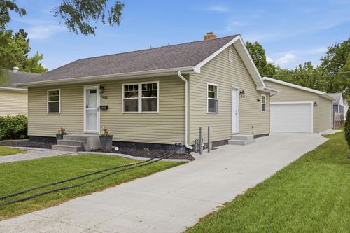 1605 5th St S, Fargo, ND, 58103-4242 | Card Image