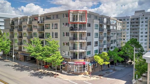 605-300 110th Ave Ne, Bellevue, WA, 98004-8352 | Card Image