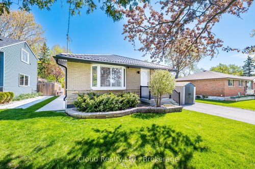 1195 Stanley Dr, Burlington, ON, L7P2K9 | Card Image