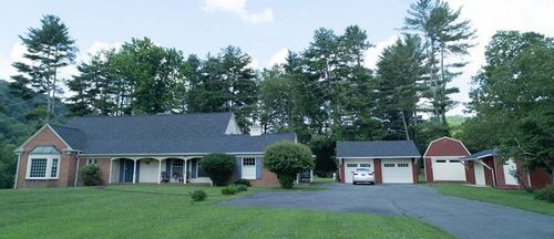 379 Edgewater Dr, Cedar Bluff, VA, 24609-8823 | Card Image
