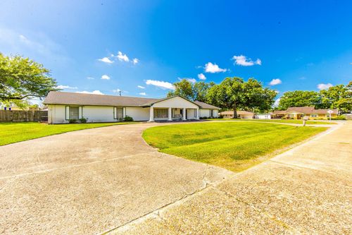 100 Estate Dr, Houma, LA, 70364 | Card Image