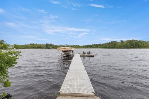 42 Lakeshore Dr, Essex, MA, 01929-1161 | Card Image