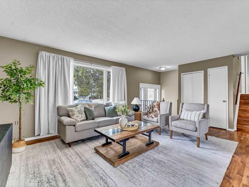94 Milne Pl Se, Medicine Hat, AB, T1A7P3 | Card Image