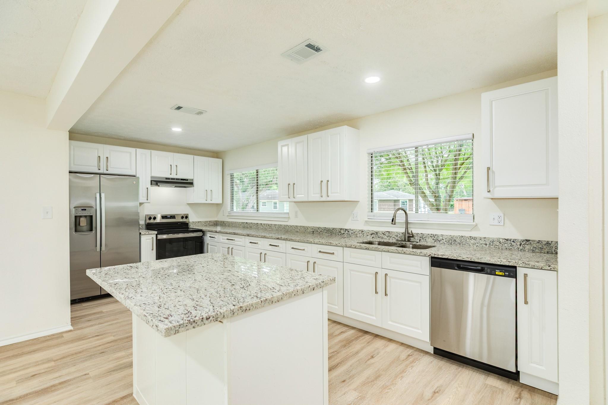 Residential Lease in Lake Jackson 3