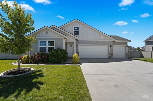 707 N Heliopolis Way, Star, ID, 83669-6210 | Card Image