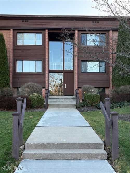 apt-104-935 Canyon View Rd, Sagamore Hills, OH, 44067-2208 | Card Image