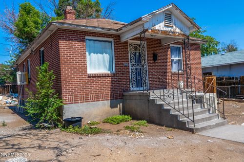 635 Vassar St, Reno, NV, 89502-2644 | Card Image