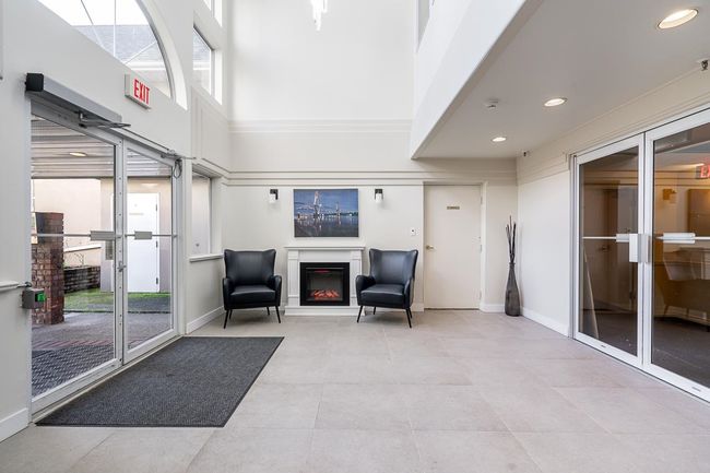 View of common area | Image 38