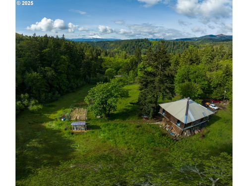 13 Sw Arnett Rd, White Salmon, WA, 98672-8301 | Card Image