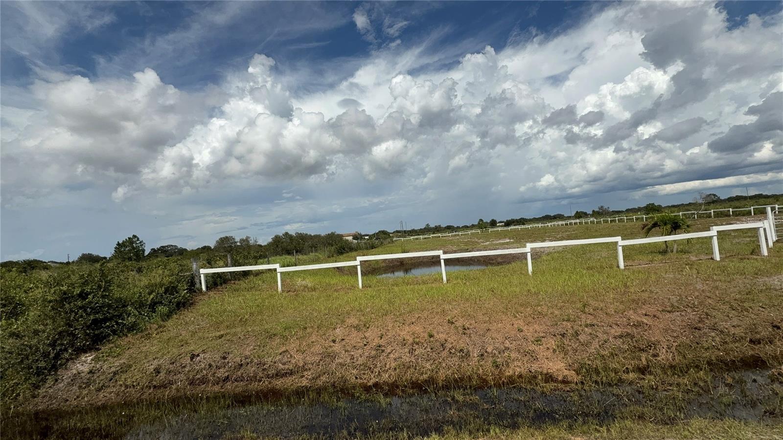 Land in OKEECHOBEE
