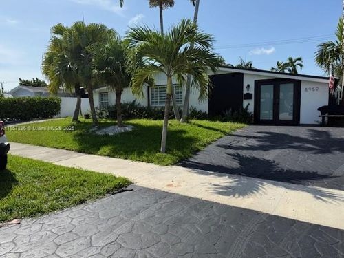 8950 Sw 197th St, Cutler Bay, FL, 33157-8963 | Card Image