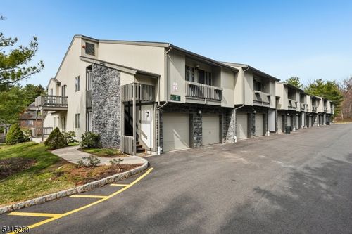 44 Hart Dr, West Orange, NJ, 07052-1149 | Card Image