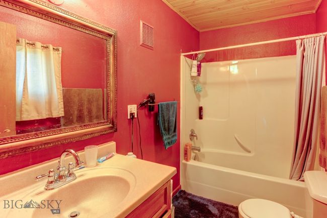 185 Elk Creek Rd N, House other with 3 bedrooms, 2 bathrooms and null parking in Wilsall MT | Image 18
