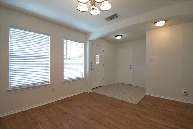 115 Remington Dr, House other with 4 bedrooms, 3 bathrooms and 4 parking in Kyle TX | Image 6