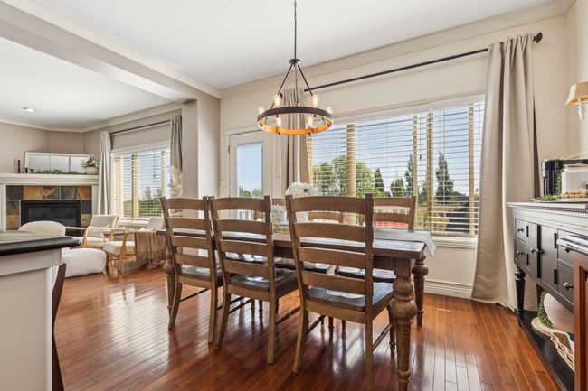 316 Everbrook Way Sw, House other with 4 bedrooms, 4 bathrooms and 4 parking in Calgary AB | Image 9