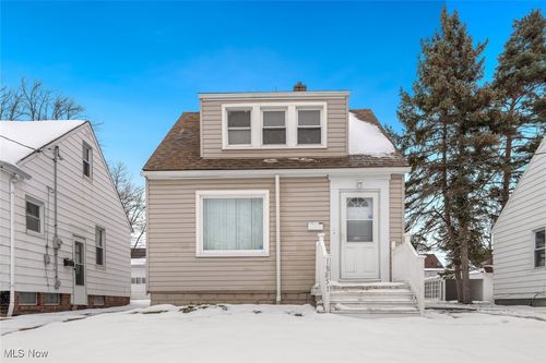 18851 Raymond St, Maple Heights, OH, 44137-1653 | Card Image