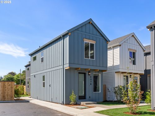 12-4370 Ne Going St, Portland, OR, 97218-1624 | Card Image