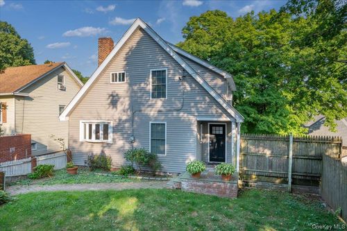 20 General Heath Ave, White Plains, NY, 10603-2308 | Card Image