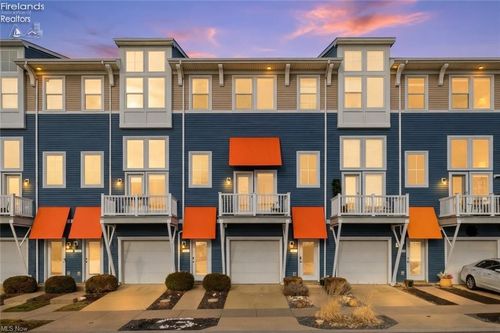 323 Arizona Ave, Lorain, OH, 44052-2094 | Card Image