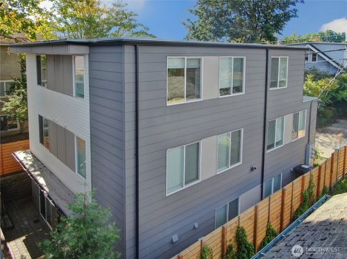 4709 B 8th Avenue Ne, Seattle, WA, 98105 | Card Image