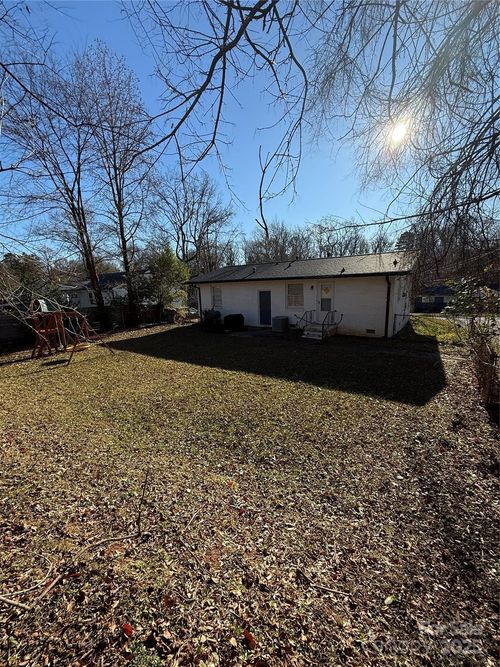 1100 Rollingwood Dr, Charlotte, NC, 28217-1242 | Card Image