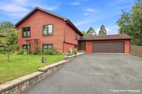 210 Maplewood Dr, Antioch, IL, 60002-1649 | Card Image