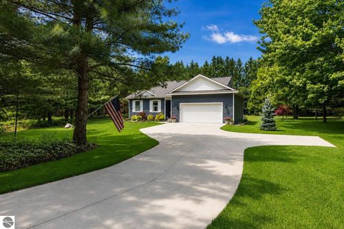 19926 Arthurs Way, Lake Ann, MI, 49650-9581 | Card Image