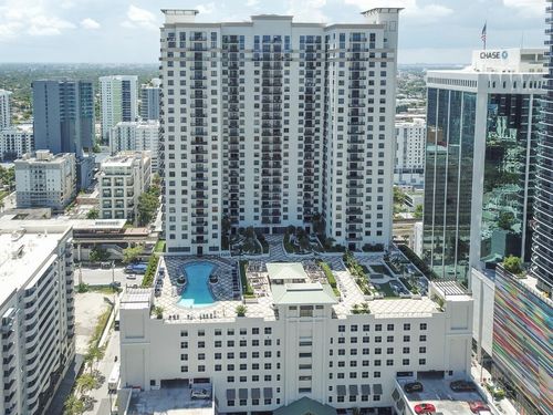 2913-999 Sw 1st Ave, Miami, FL, 33130-3420 | Card Image