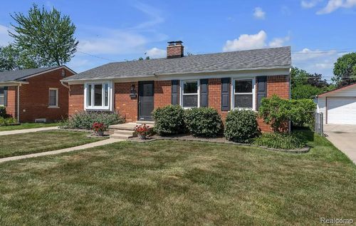 9623 Fairfield St, Livonia, MI, 48150-2705 | Card Image