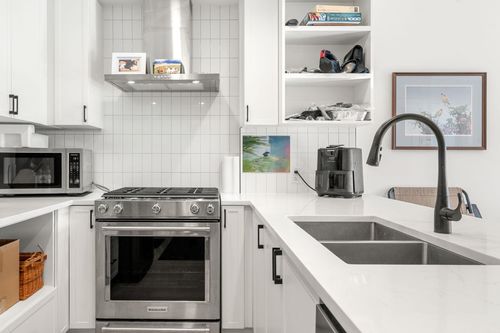 308-22226 Brown Ave, Maple Ridge, BC, V2X4R2 | Card Image