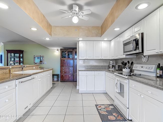 Kitchen | Image 10