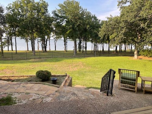 201 Paradise Cv, Shady Shores, TX, 76208-5133 | Card Image