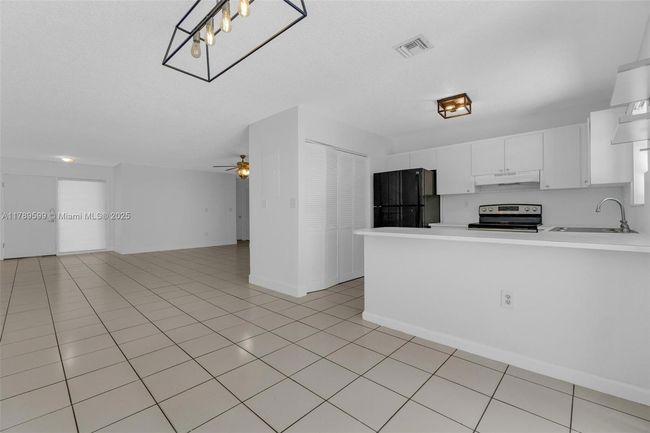 APT-84 - 10375 Sw 154 Th Circle Ct, Condo with 3 bedrooms, 2 bathrooms and null parking in Miami FL | Image 33